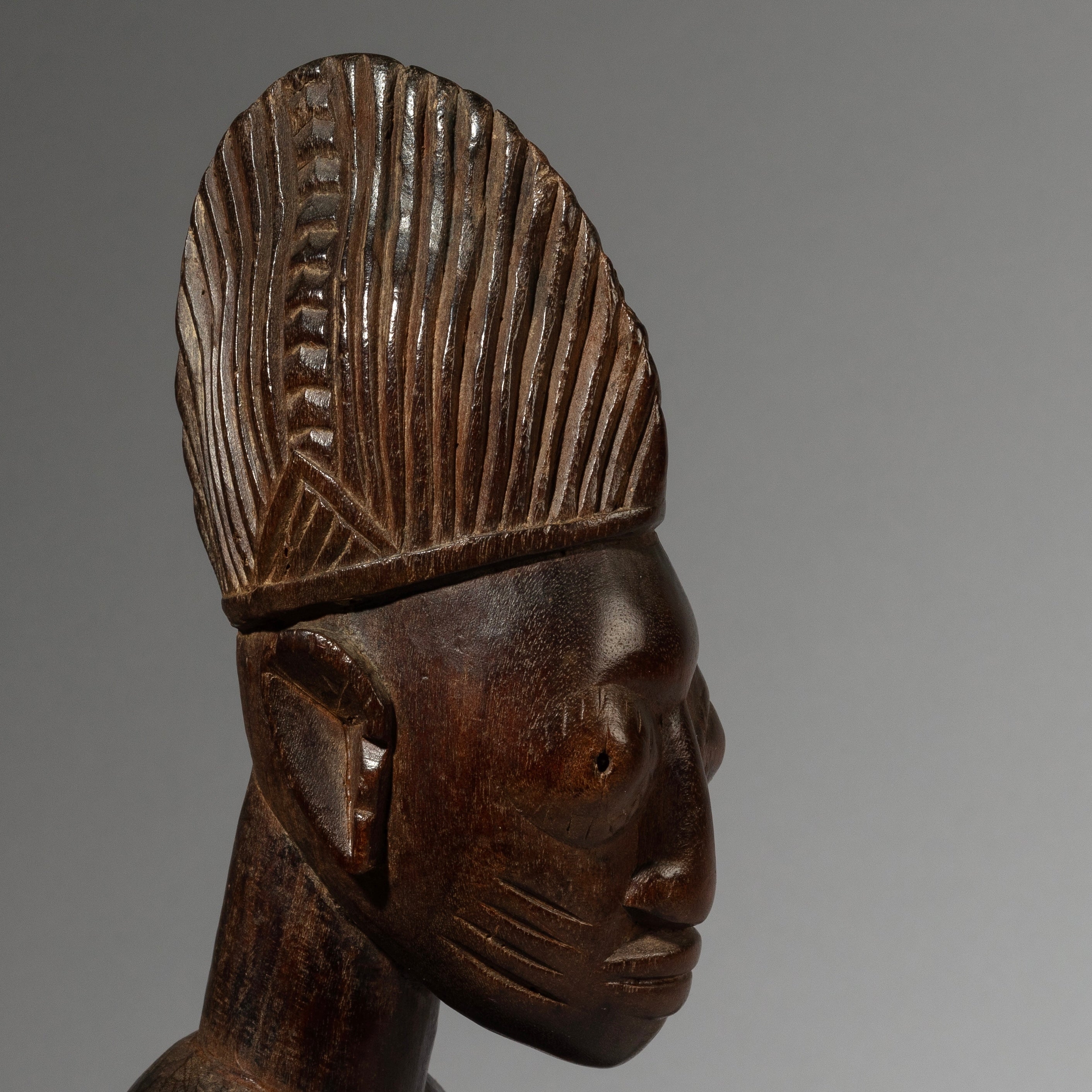 A FINE GLOSSY IBEJI  YORUBA TRIBE OF NIGERIA ( No 2905 )