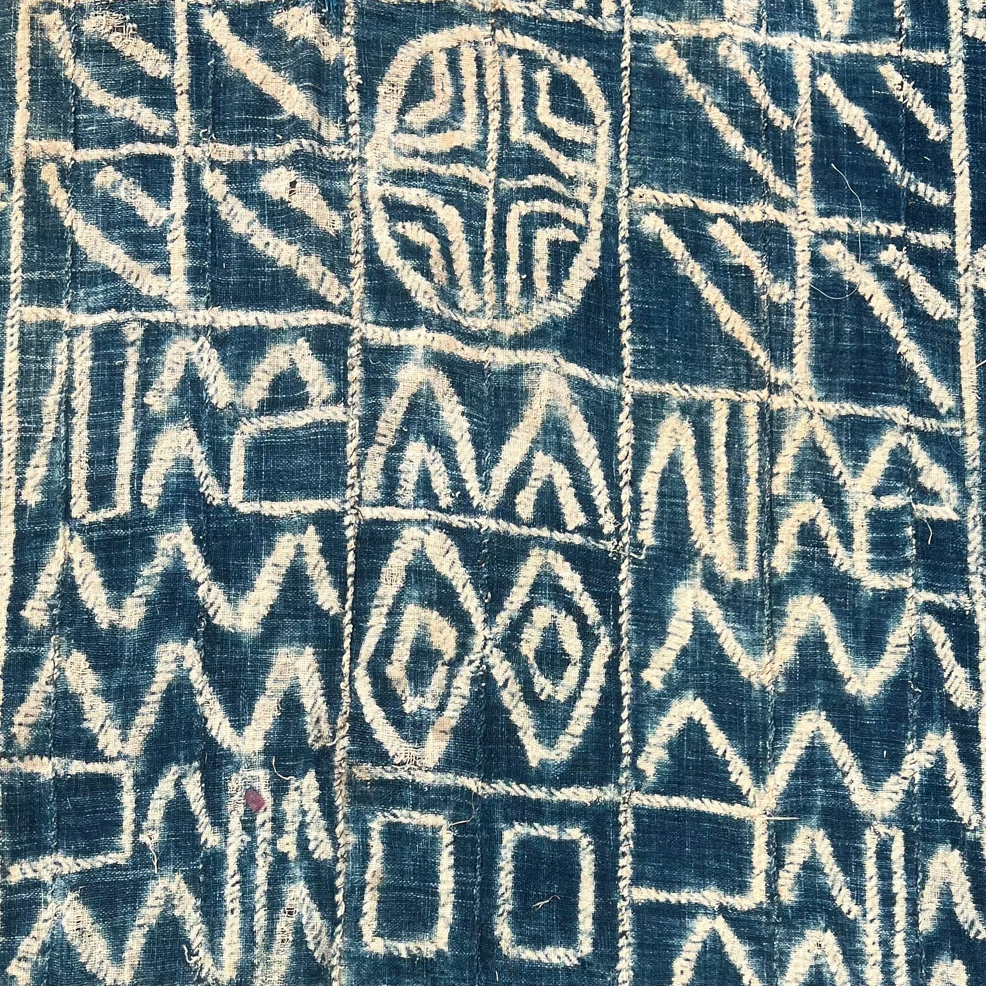 A GEOMETRIC LARGE NDOP STRIP WEAVE FABRIC FROM BAMILEKE TRIBE OF CAMEROON( No 5107 )