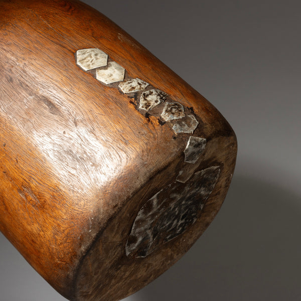 A  MEDIUM SIZED RADIANT HONEY POT FROM TUTSI TRIBE OF RWANDA E. AFRICA ( No 4052 )