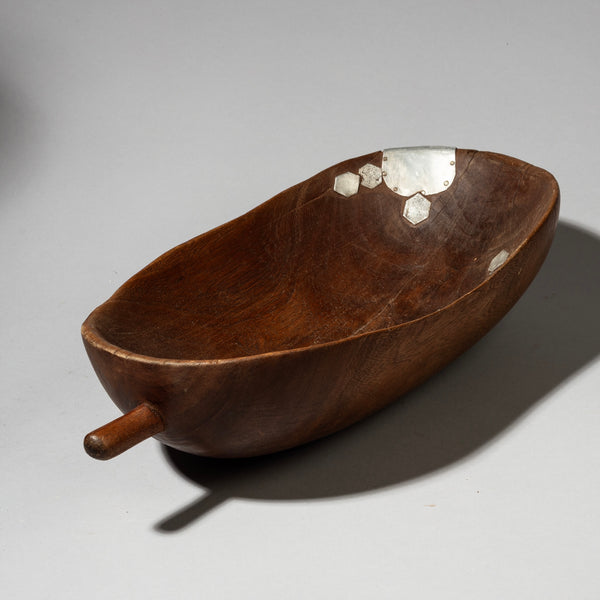 A DEEP WOODEN BOWL WITH METAL INDIGENOUS REPAIRS FROM THE TUTSI TRIBE OF RWANDA ( No 4029 )
