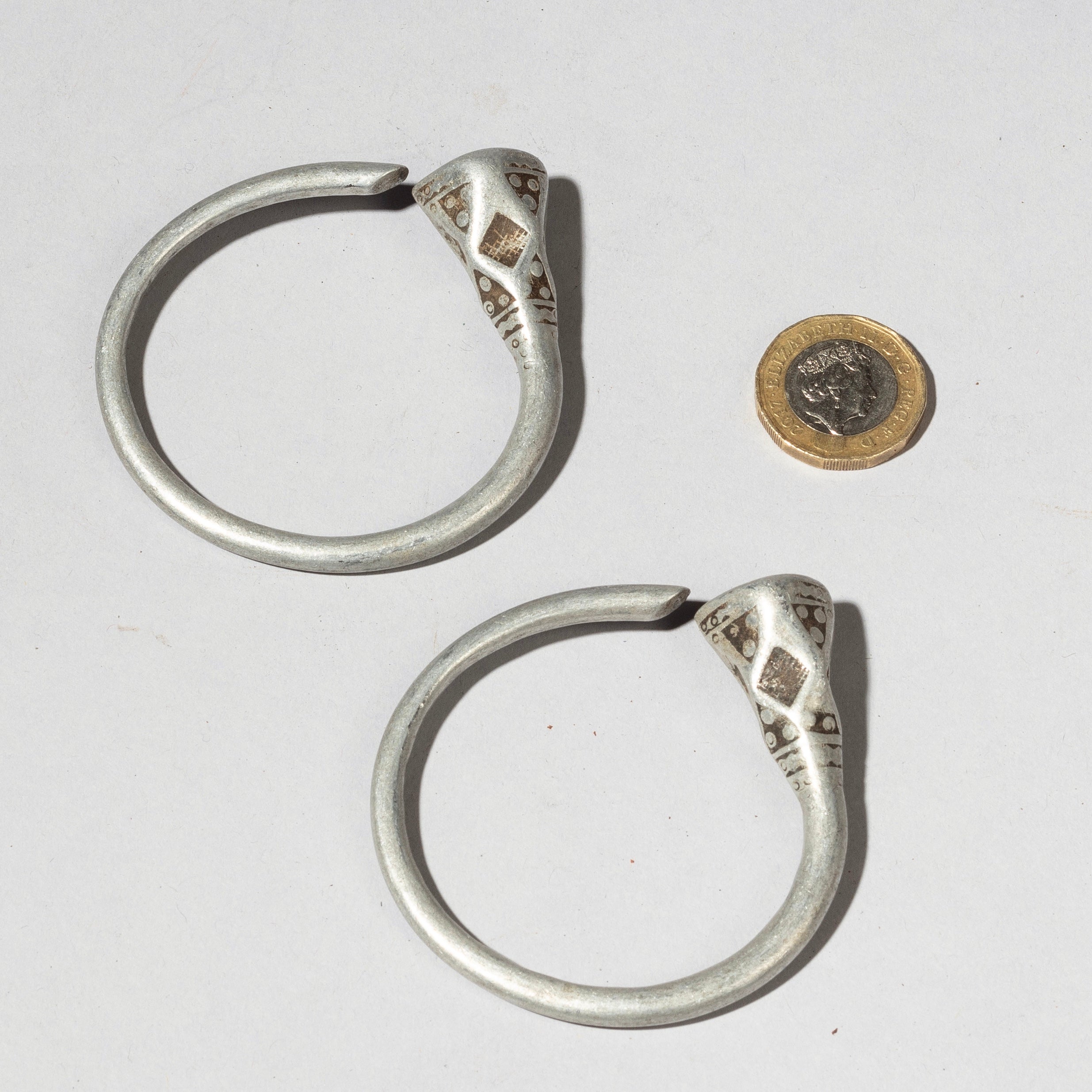 A FINE PAIR OF ALUMINIUM EARRINGS, TUAREG TRIBE FROM NIGER W.AFRICA( No 2286)