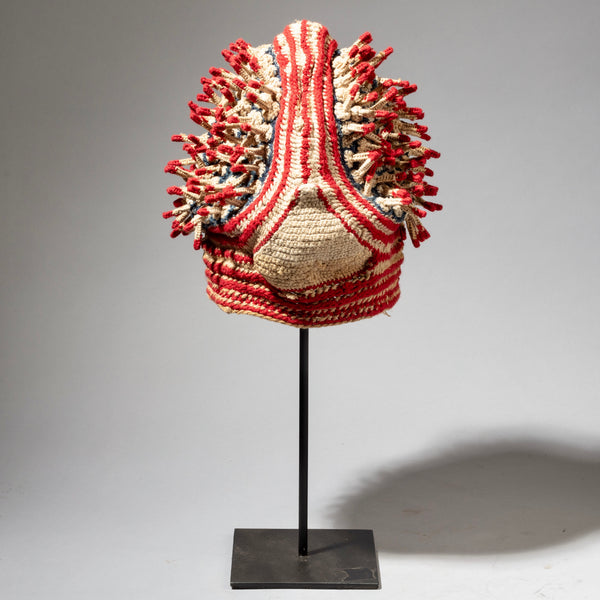 A RED FINGERLING HAT FROM THE BAMILEKE TRIBE OF CAMEROON W.AFRICA( No 2289)
