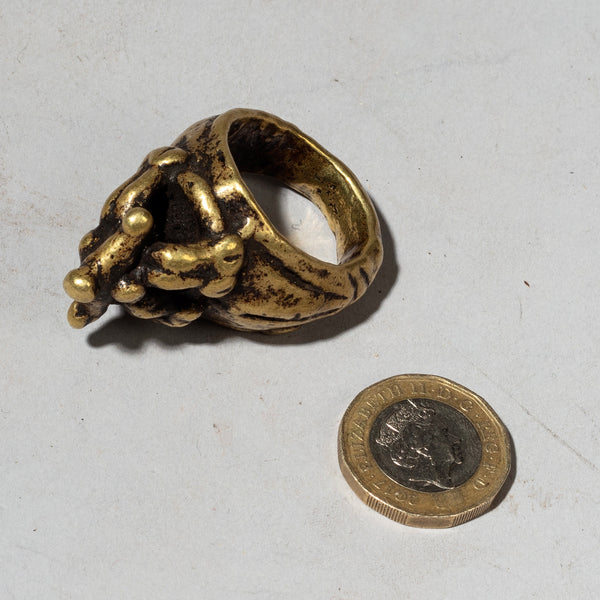 A MASSIVE BRASS RING, BAMILEKE TRIBE CAMEROON ( No 2265)