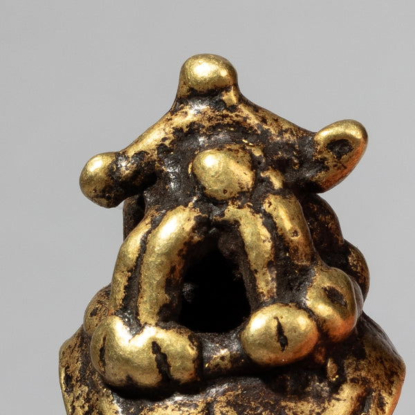 A MASSIVE BRASS RING, BAMILEKE TRIBE CAMEROON ( No 2265)