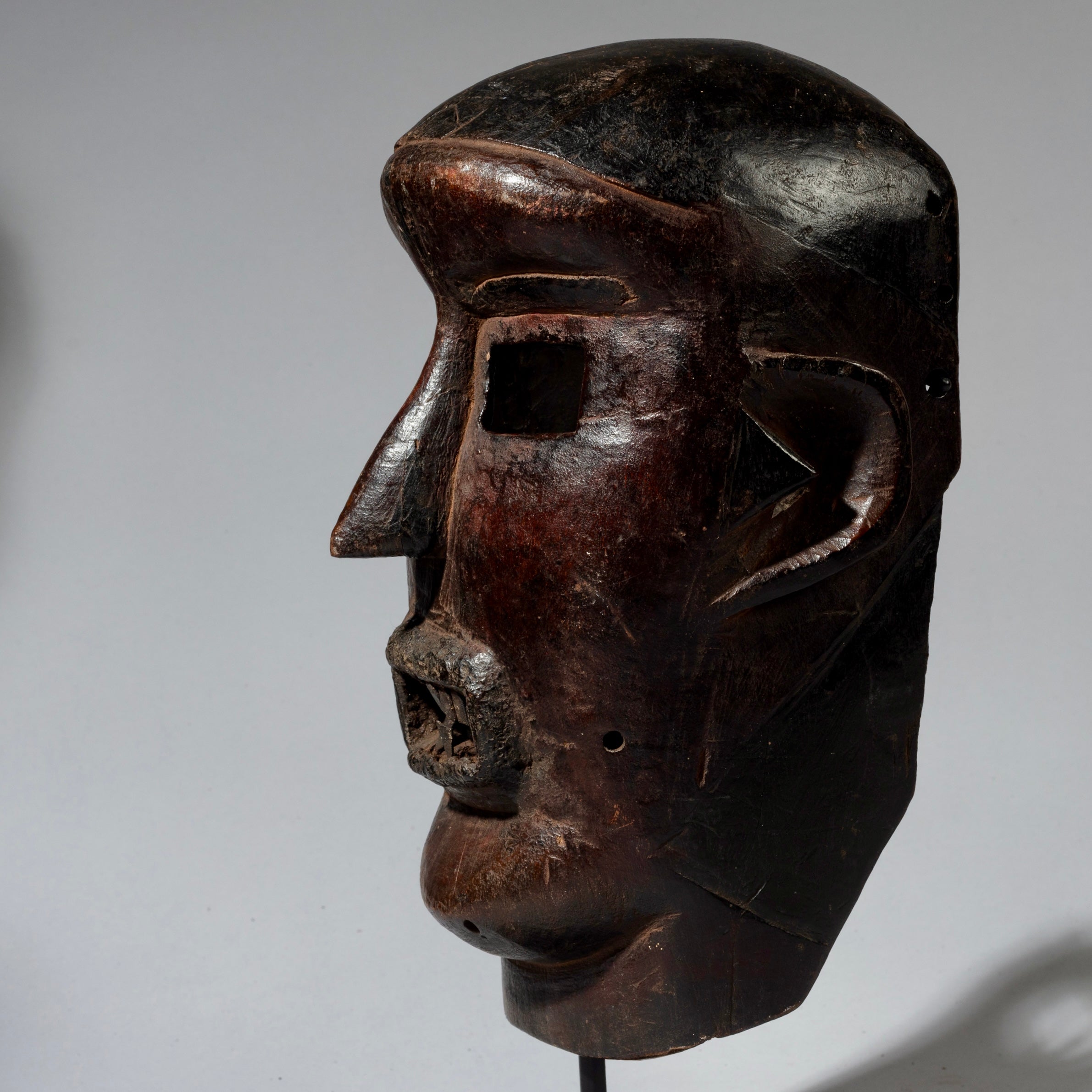 A METAL TOOTHED MASK FROM SUKUMA TRIBE TANZANIA E. AFRICA ( No 4083 )