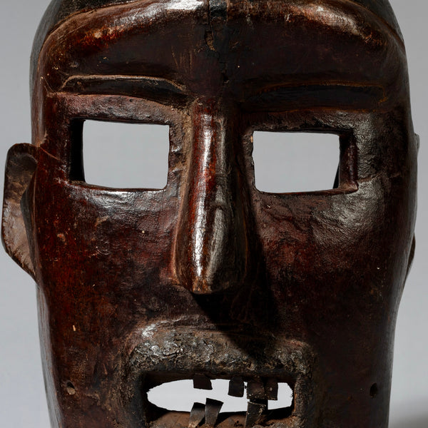 A METAL TOOTHED MASK FROM SUKUMA TRIBE TANZANIA E. AFRICA ( No 4083 )