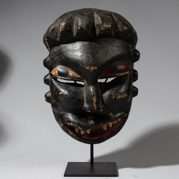A CHARACTER RICH PAINTED IBIBIO MASK EX UK COLL. FROM NIGERIA W.AFRICA ( No 4097 )