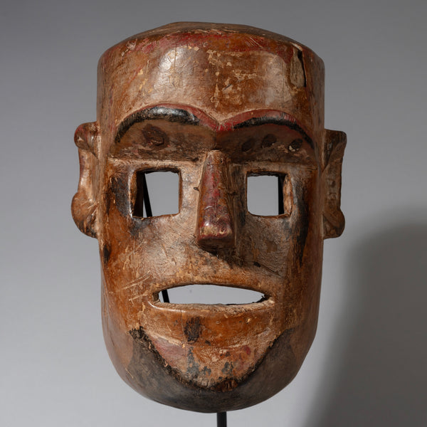 A DRAMATIC RED MASK FROM SUKUMA TRIBE TANZANIA E. AFRICA ( No 4082 )