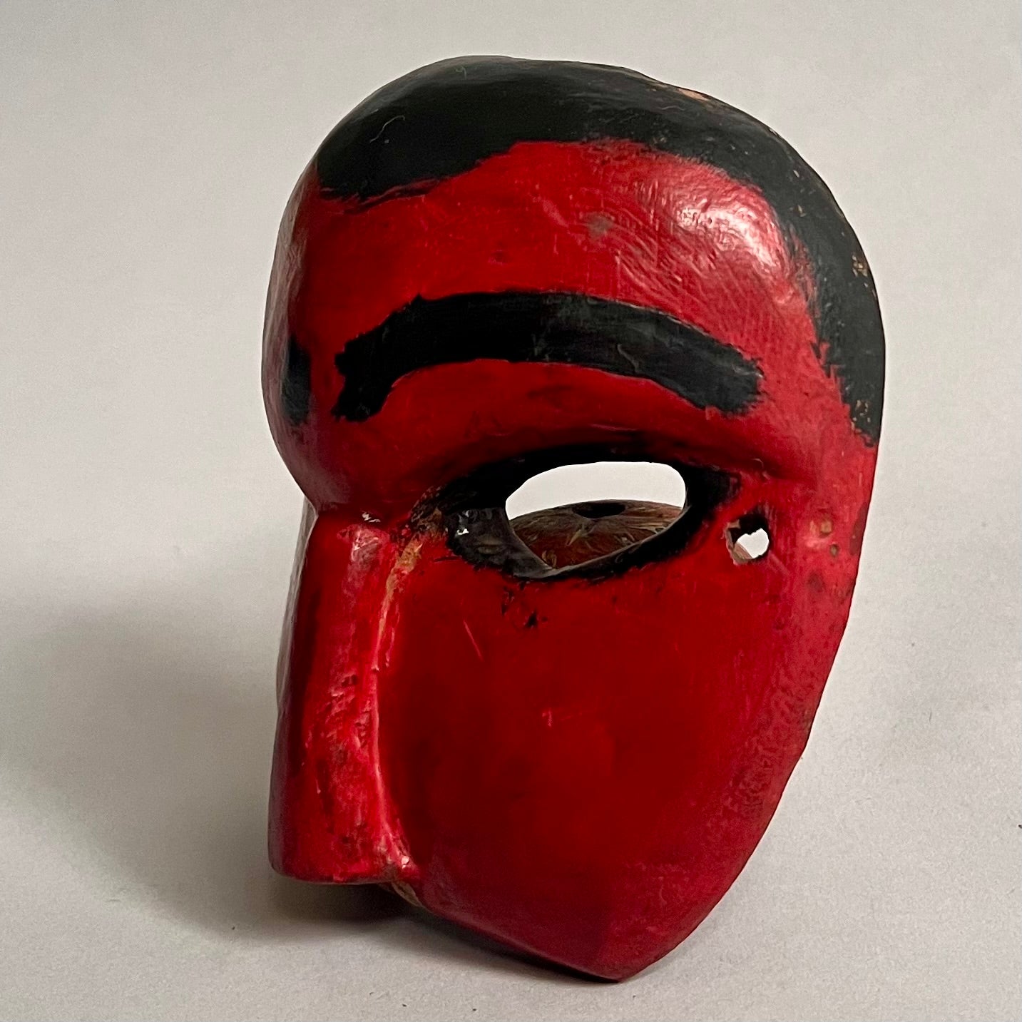 A STUNNING RED MASQUERADE MASK FROM JAVA ( No 2450 )