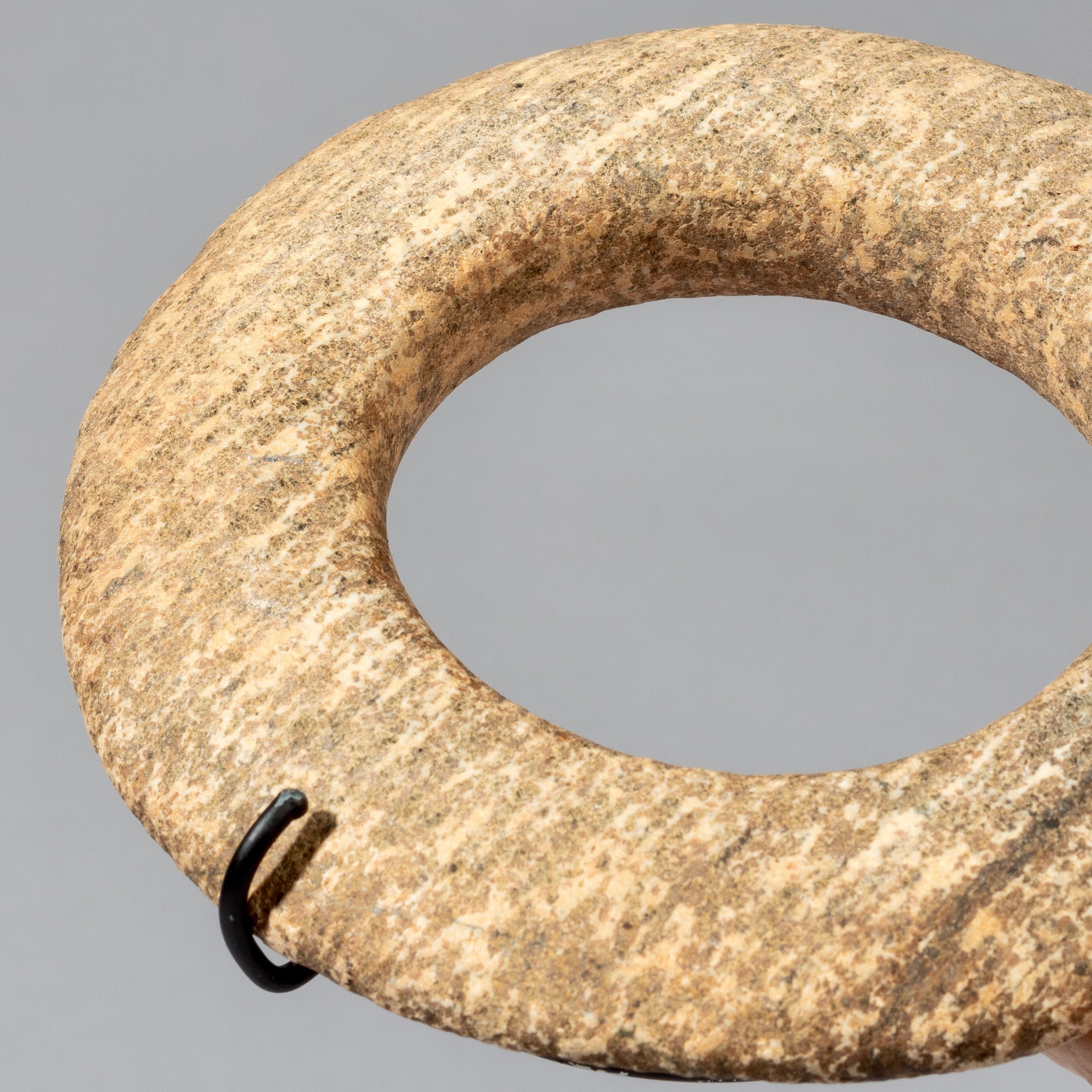 A SUBTLE ANCIENT STONE CURRENCY BRACELET FROM MALI ( No 2319)