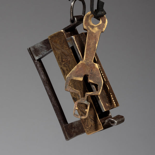 A TRADITIONAL METAL LOCK, TUAREG TRIBE OF NIGER ( No 2305)