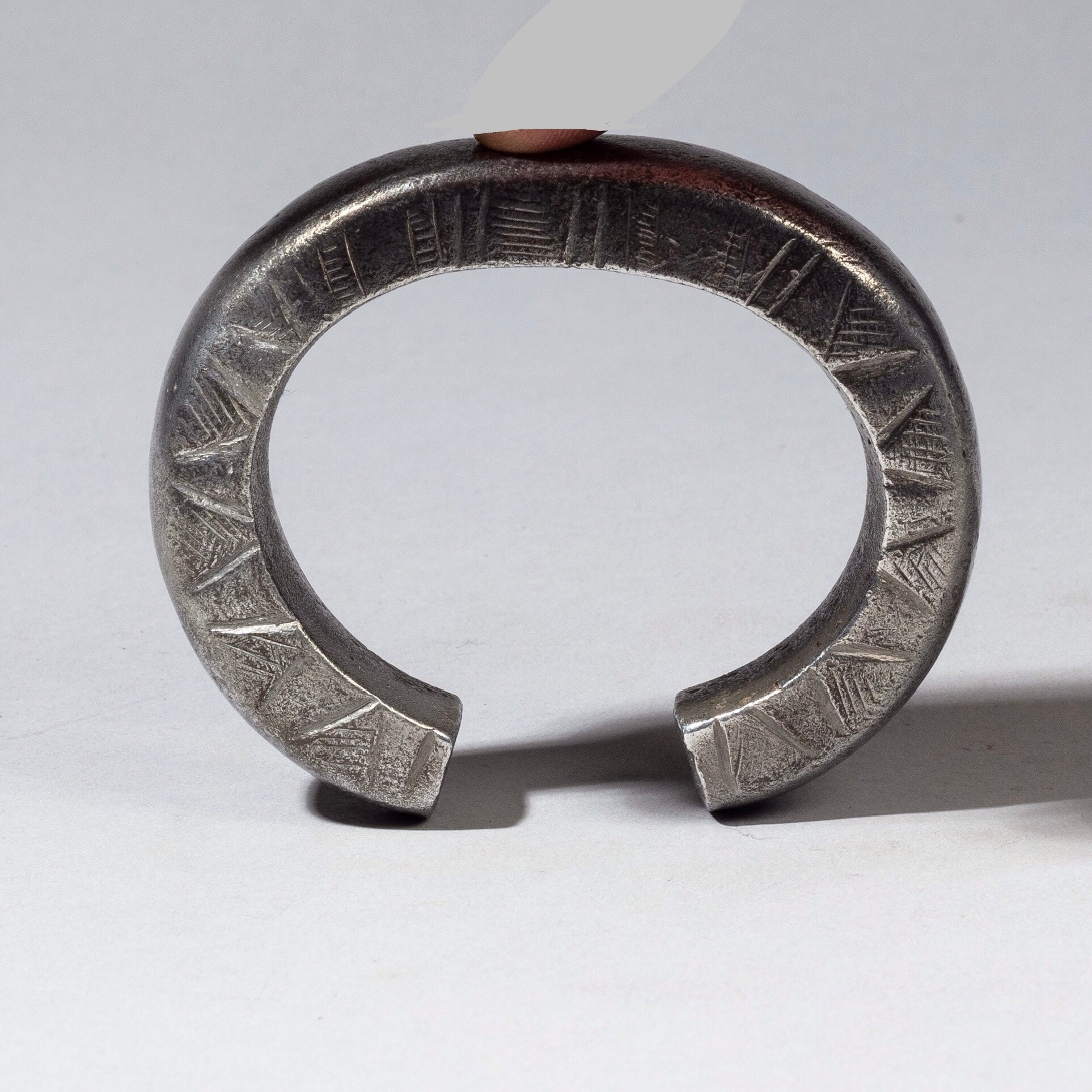 A RECYCLED ALUMINIUM BRACELET, ETHIOPIA ( No 2371)