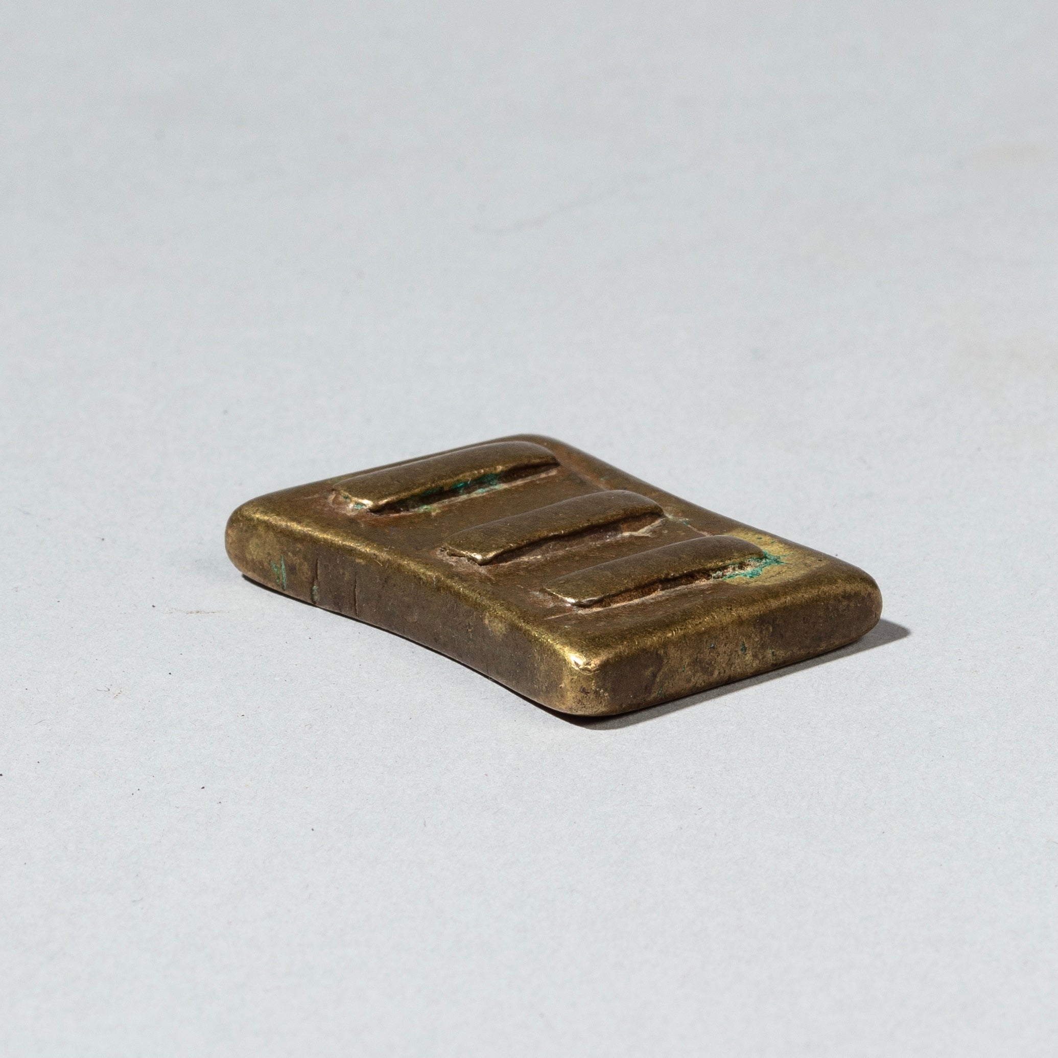 A MASTERFULLY SIMPLE 18C GOLD WEIGHT, EX GOLD COAST EX UK COLLECTION ( No 2376)