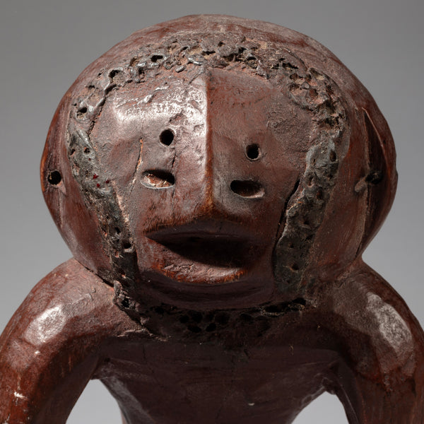 A LARGE PIGMENT ALTAR FIGURE WUTH MAGUCAL SEEDS FROM THE CHAMBA PEOPLE OF NIGERIA W.AFRICA( No 2334)