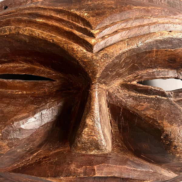 A GIANT MBUNDA MASK FROM ANGOLA ( No 2563)