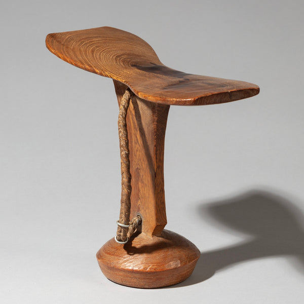 AN EXCEPTIONALLY REFINED HEADREST, TURKANA TRIBE KENYA, E AFRICA (No 4135 )