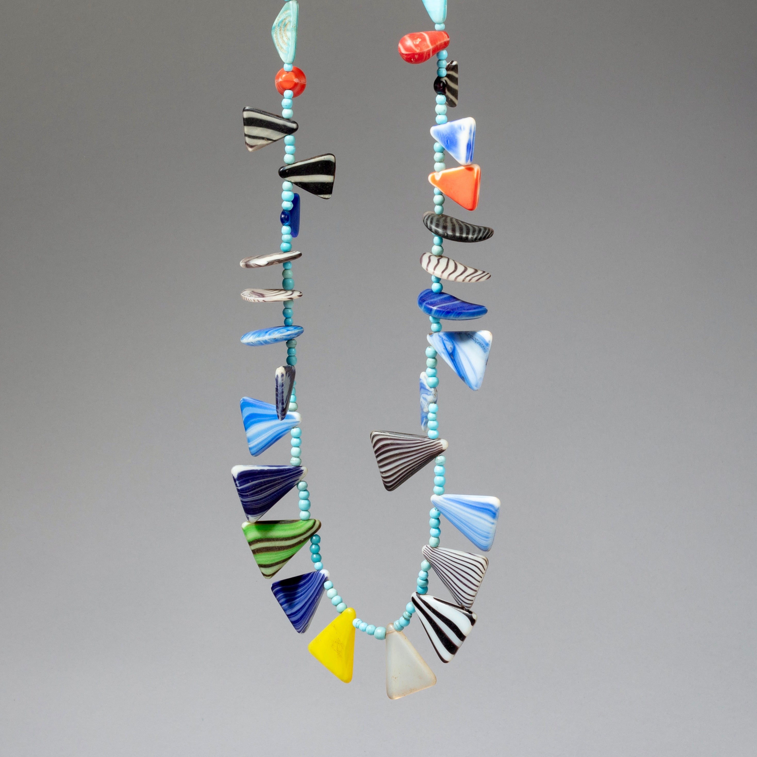 A FULANI TRIBE NECKLACE USING 1930-50s BOHEMIAN GLASS TRADE BEADS, MALI No 2362)