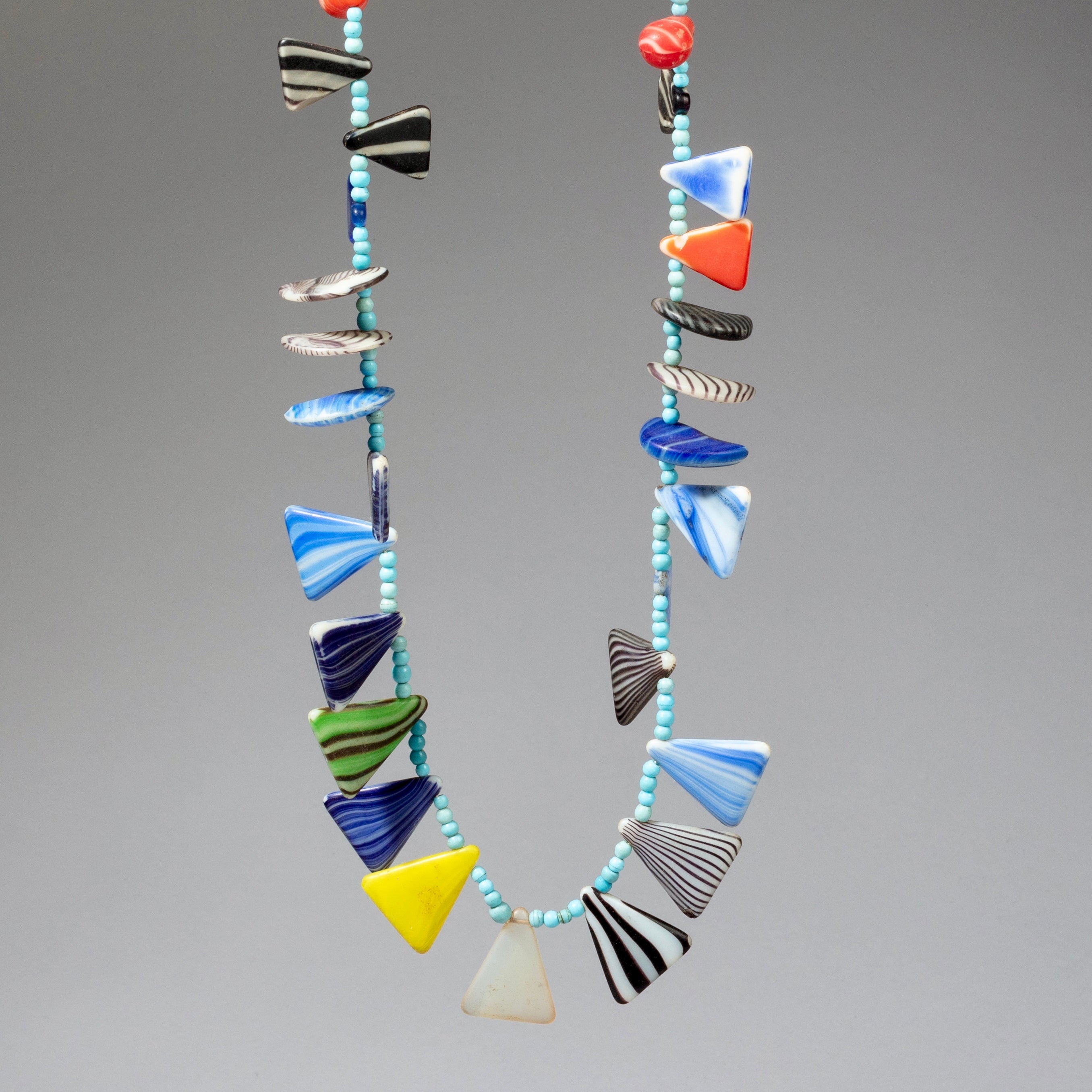 A FULANI TRIBE NECKLACE USING 1930-50s BOHEMIAN GLASS TRADE BEADS, MALI No 2362)