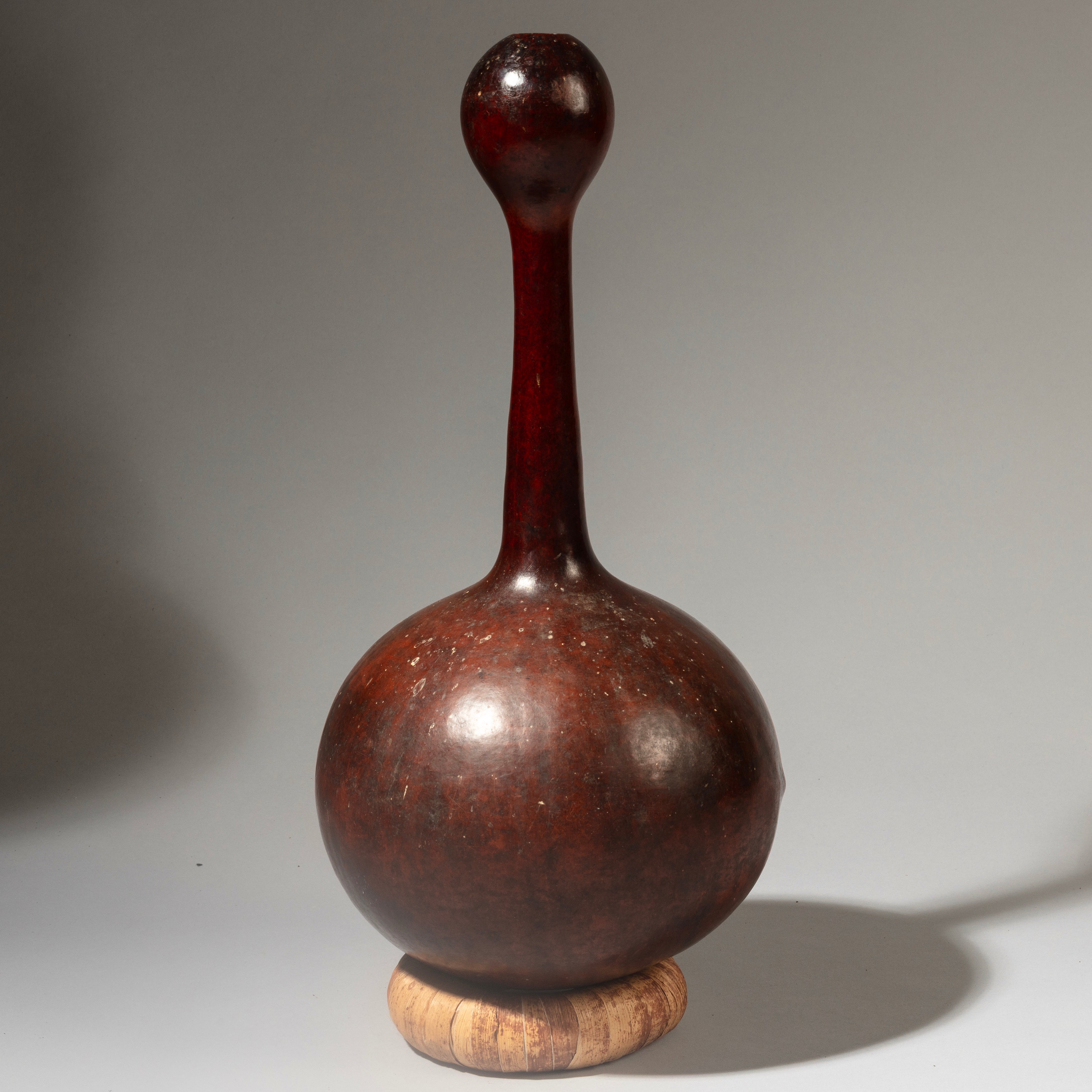 A SUBLIME GLOSSY GOURD FROM CAMEROON ( No 4212 )