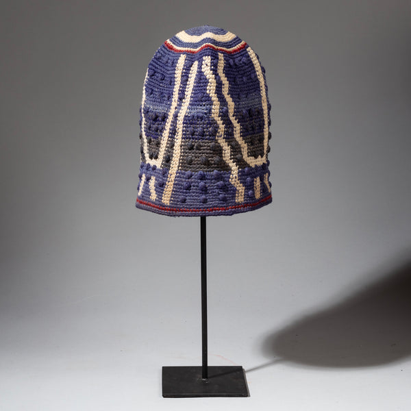 A BLUE +WHITE BAUBLE HAT FROM THE BAMILEKE TRIBE OF CAMEROON W.AFRICA( No 2315)