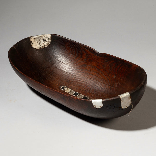 GRAPHIC MEDIUM SIZED WOODEN BOWL, TUTSI TRIBE RWANDA ( No 4182 )