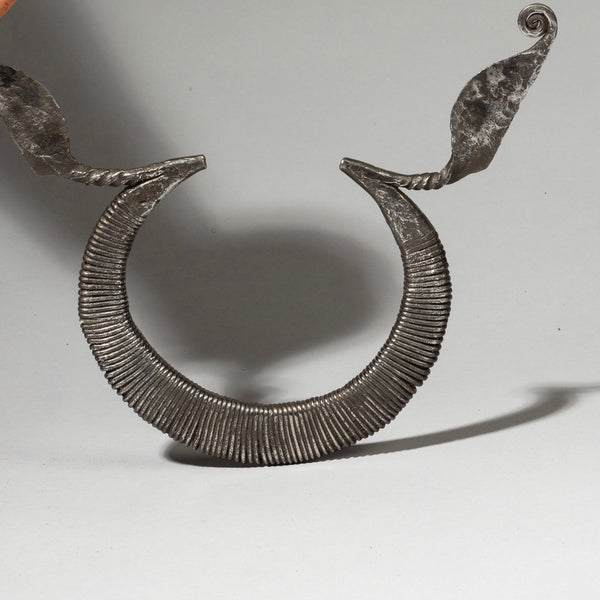A TEXTURAL SHAPELY IRON CURRENCY FROM CAMEROUN ( No 1420)