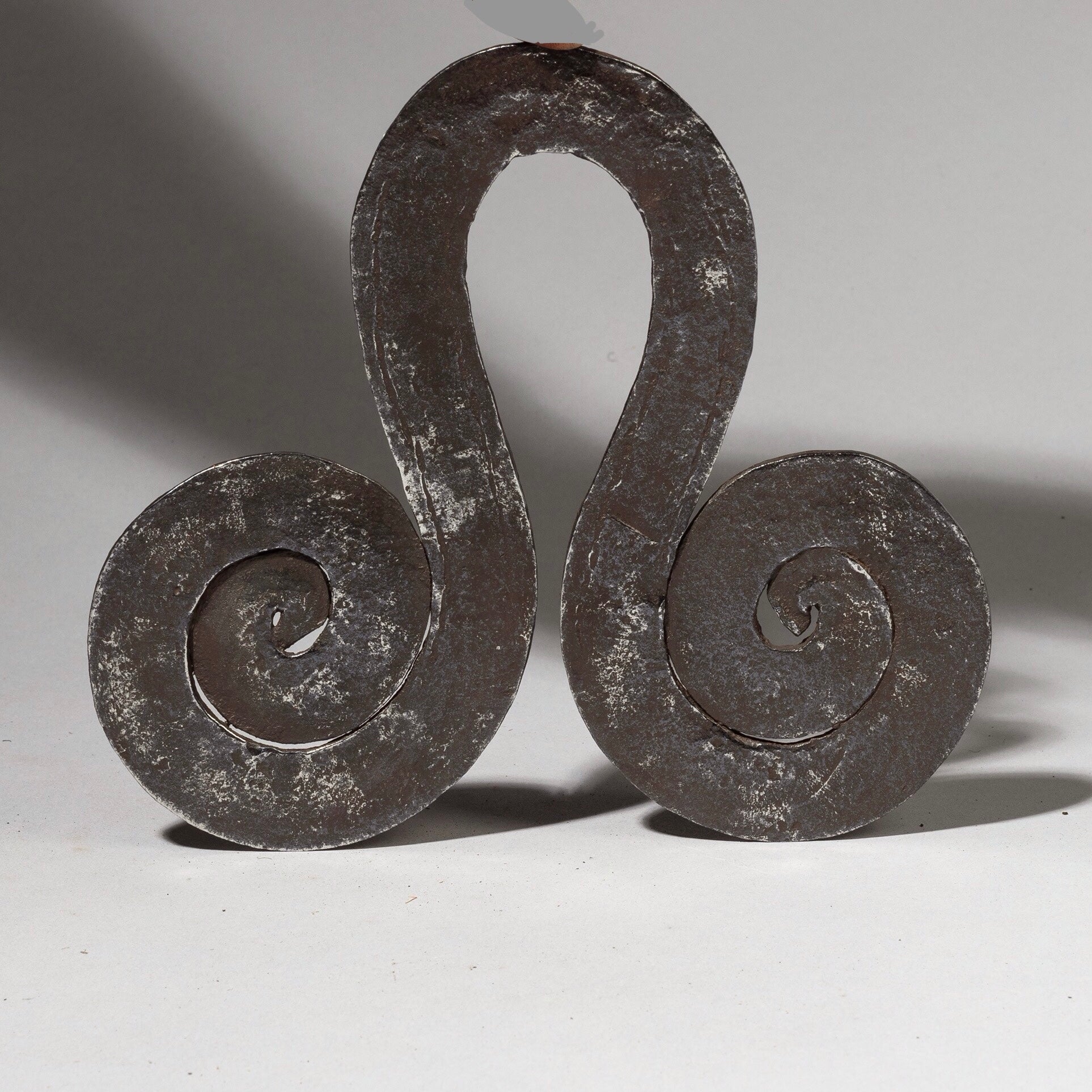 A MESMERISING SPIRAL IRON CURRENCY FROM KIRDI TRIBE OF CAMEROON, WEST AFRICA ( No 2379)