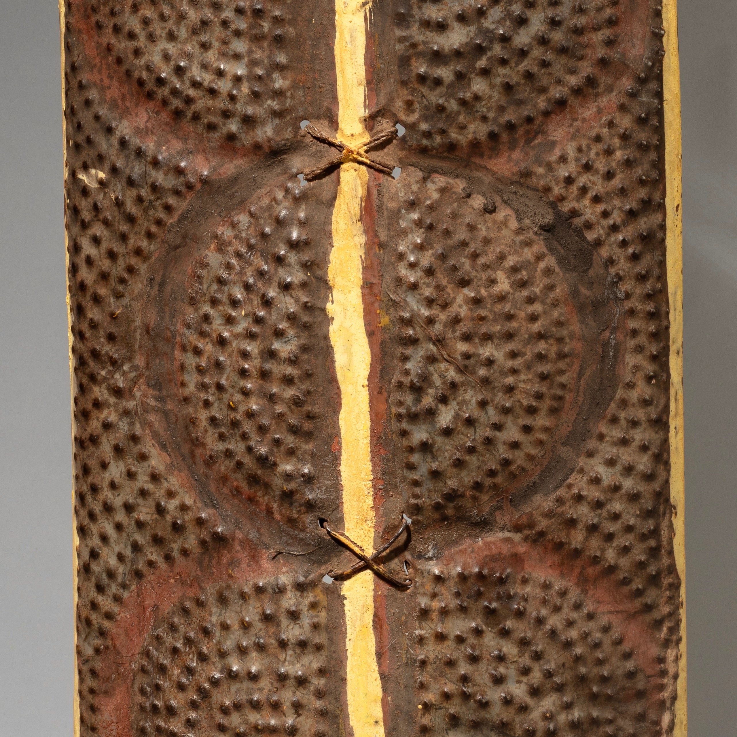 A STATEMENT METAL SHIELD, TURKANA TRIBE KENYA E.AFRICA ( No 4282 )