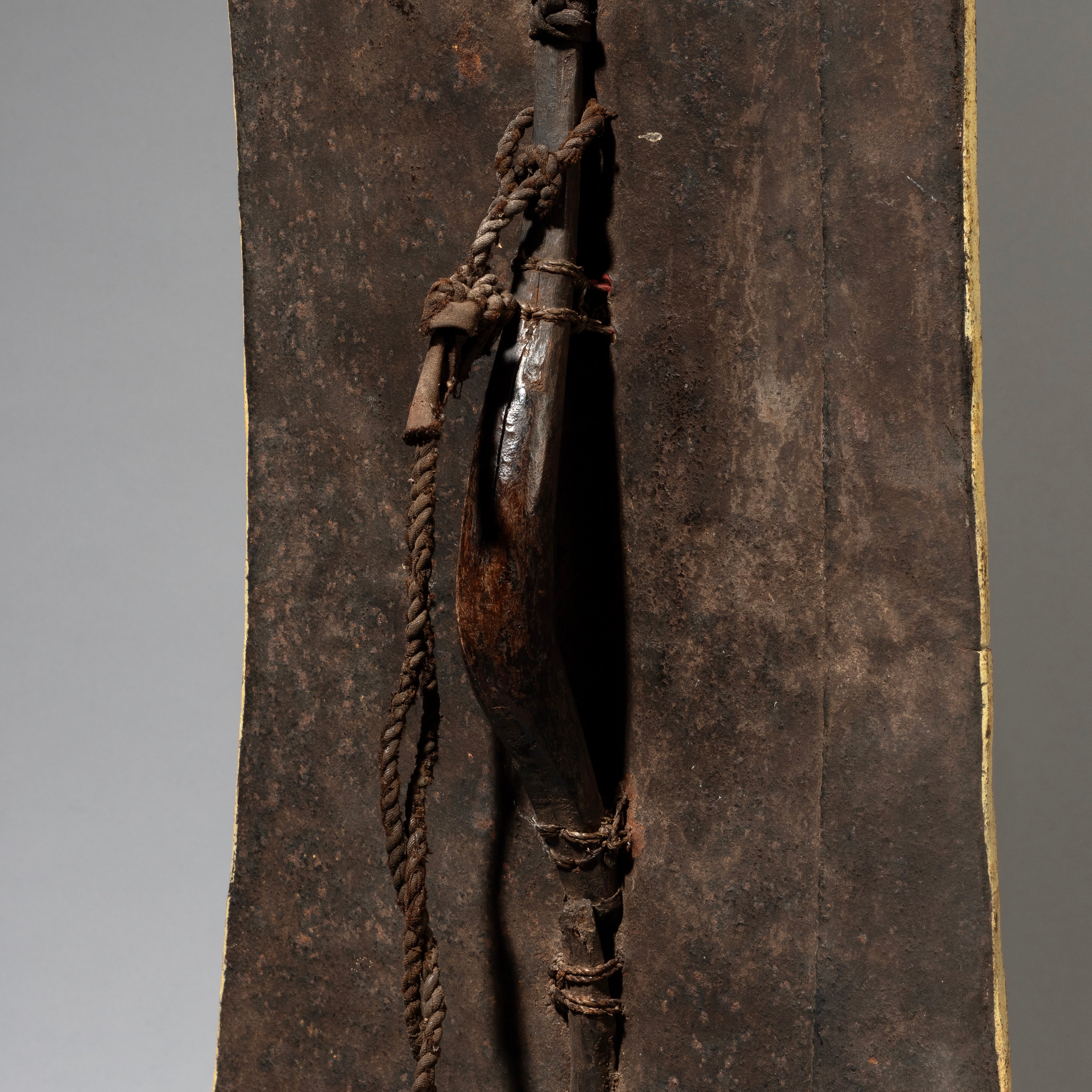 Sold A GRAPHIC METAL SHIELD, TURKANA TRIBE  E.AFRICA ( No 4284 )