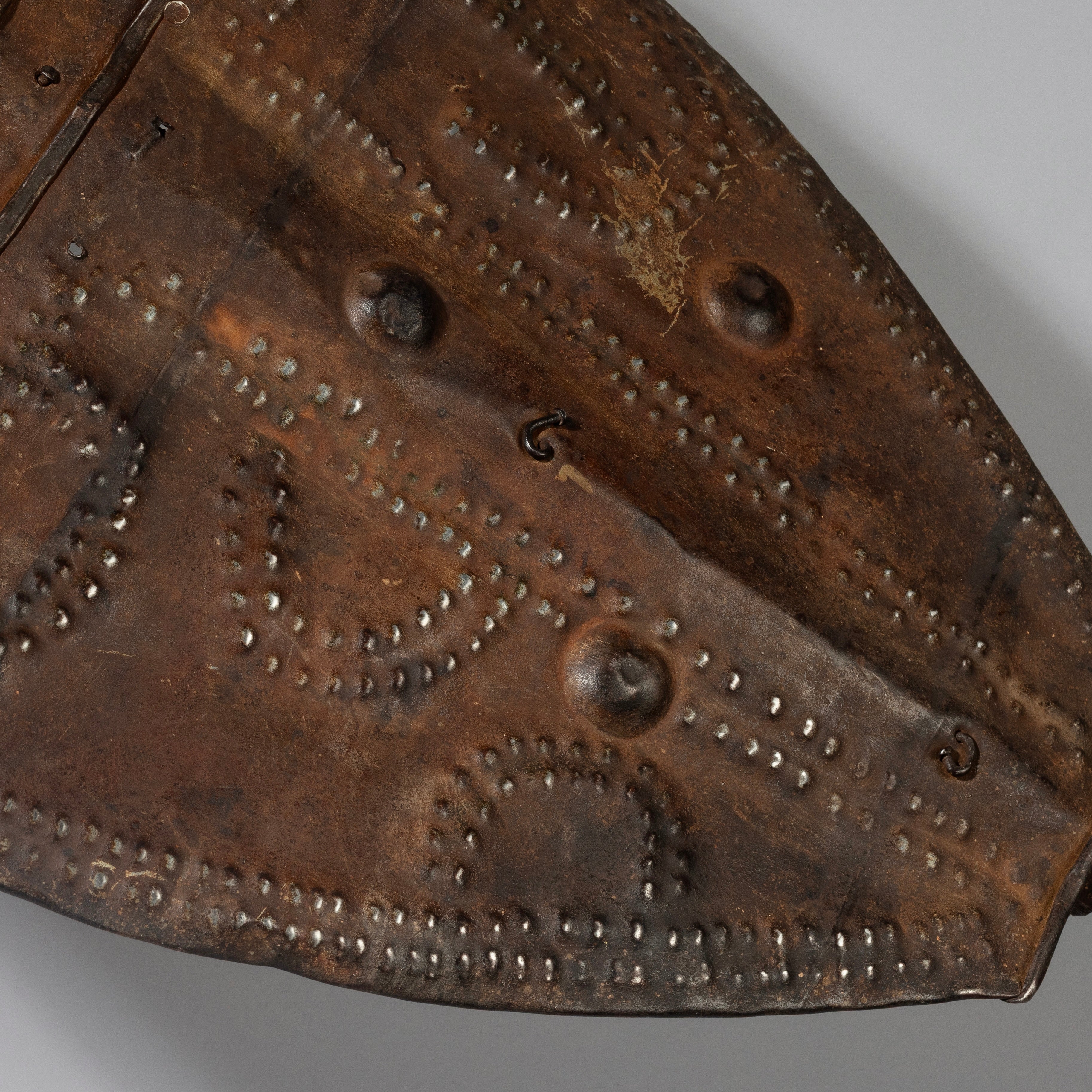Sold AN EMBOSSED METAL SHIELD, DINKA TRIBE  E.AFRICA WITH GOOD AGE AND PATINA  ( No 4283 )