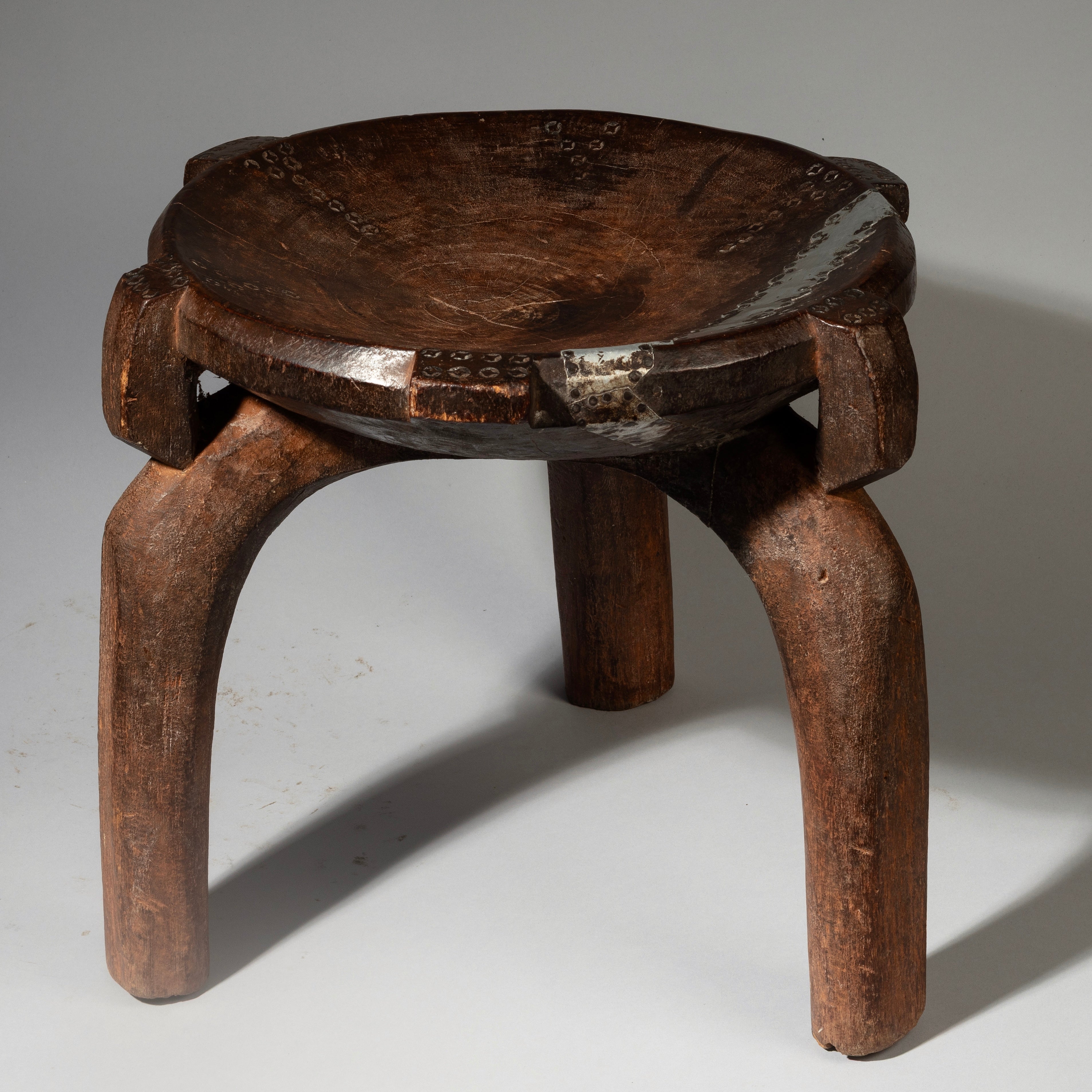 A WELL PATINATED  LARGE ADULT STOOL, HE HE TRIBE TANZANIA ( No 4271 )