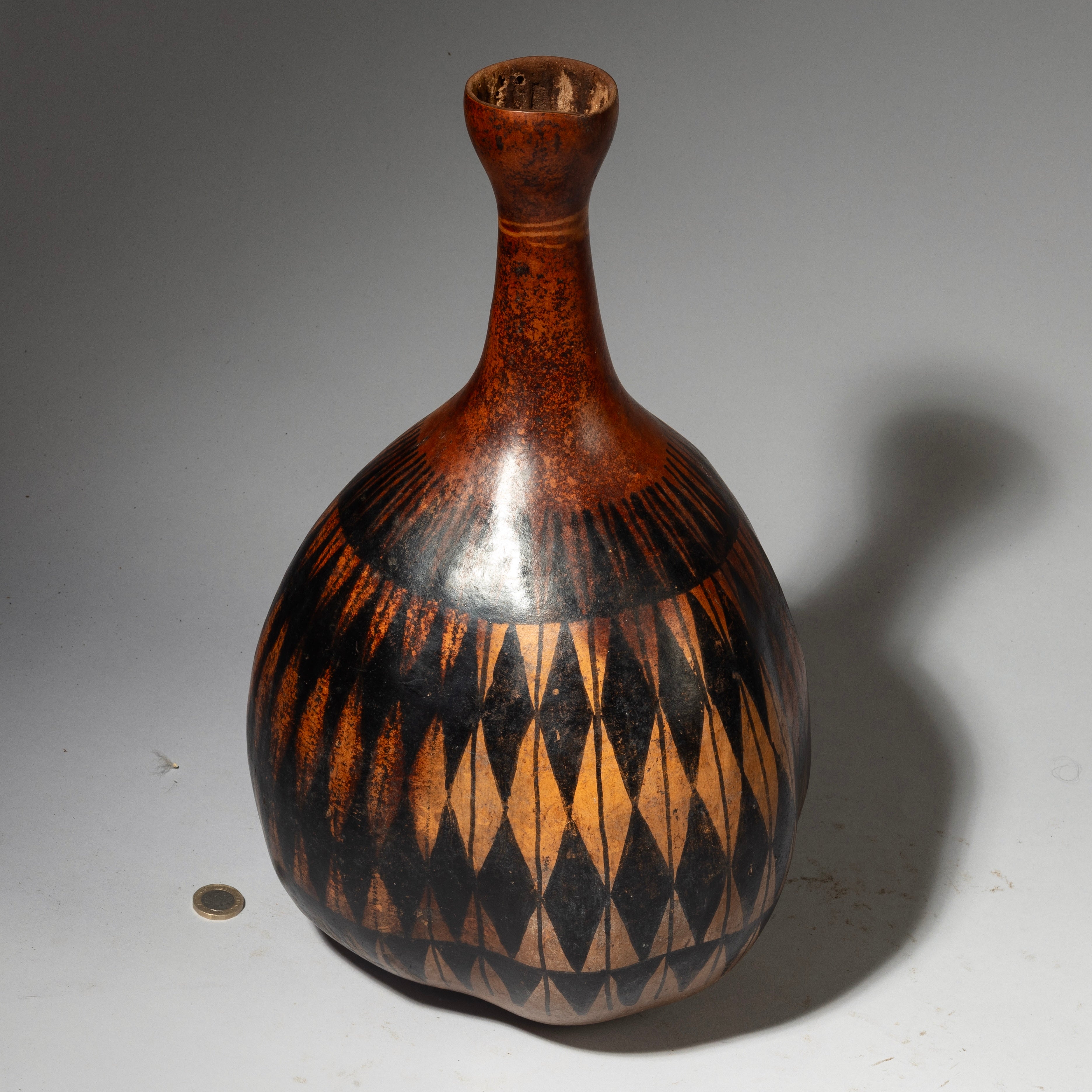 A BOLDLY DECORATED MEDIUM SIZED GOURD FROM TUTSI TRIBE OF RWANDA E.AFRICA ( No 4279)