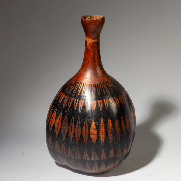 A BOLDLY DECORATED MEDIUM SIZED GOURD FROM TUTSI TRIBE OF RWANDA E.AFRICA ( No 4279)
