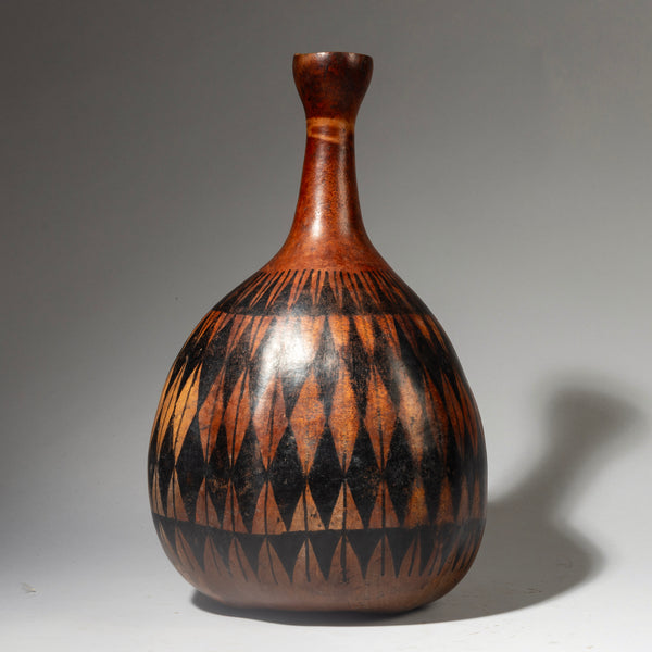 A BOLDLY DECORATED MEDIUM SIZED GOURD FROM TUTSI TRIBE OF RWANDA E.AFRICA ( No 4279)