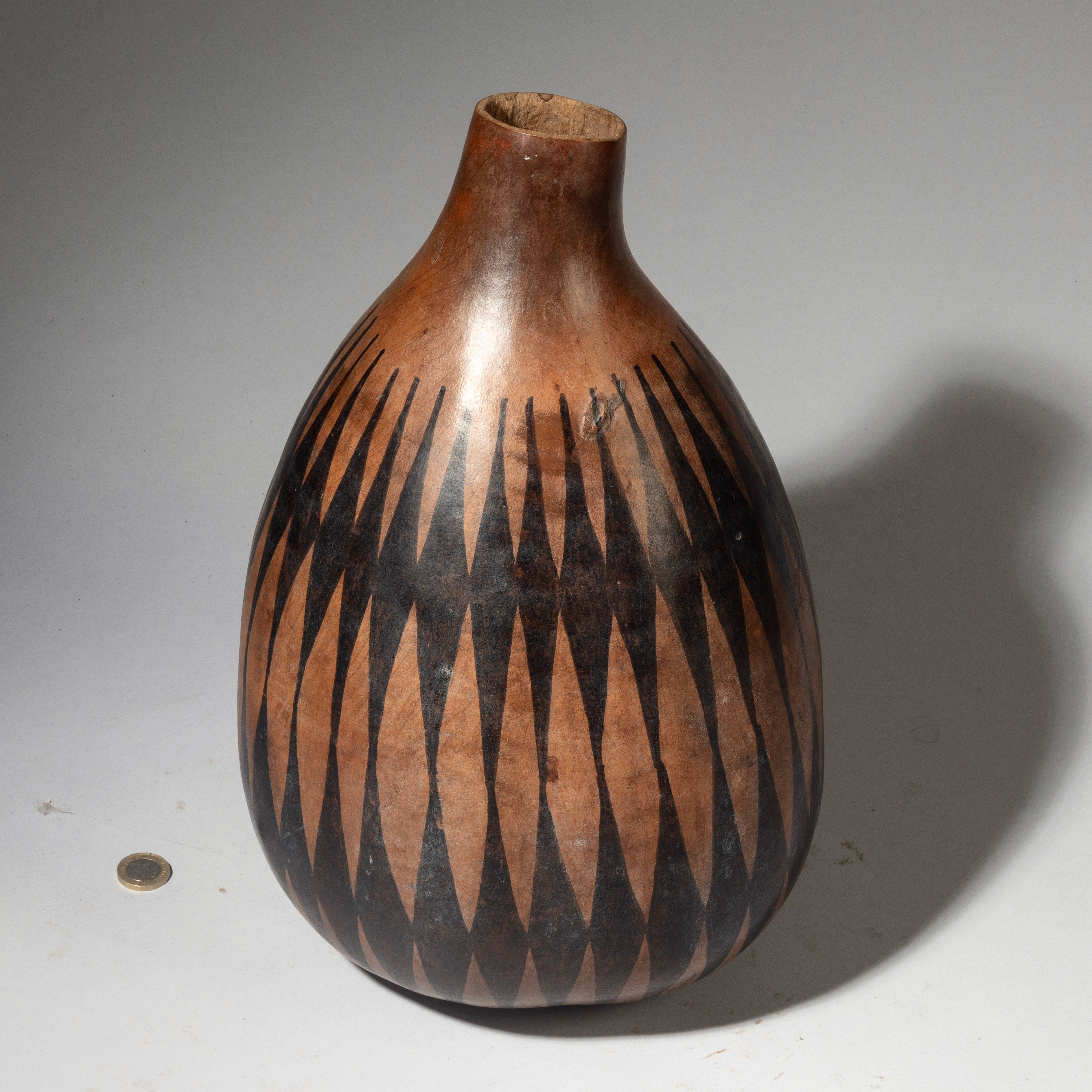 A GRAPHIC MEDIUM SIZED GOURD FROM TUTSI TRIBE OF RWANDA E.AFRICA ( No 4279) (Copy)