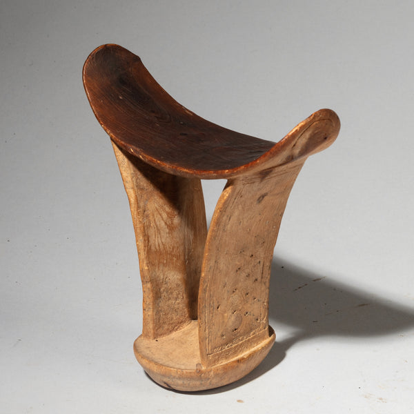 A RARE PERFECT ENGRAVED HEADREST FROM BONI TRIBE ( No 4285 )