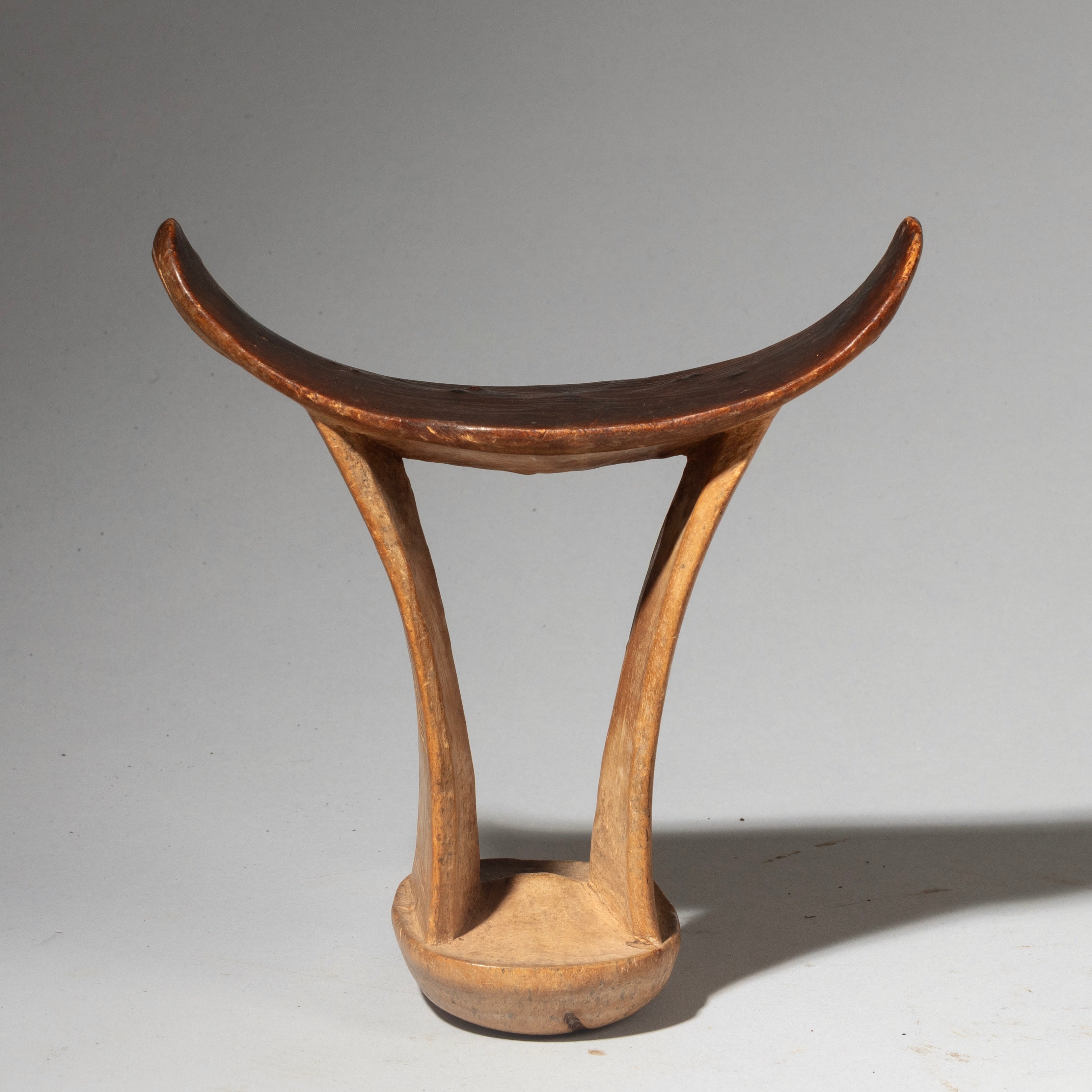 A RARE PERFECT ENGRAVED HEADREST FROM BONI TRIBE ( No 4285 )