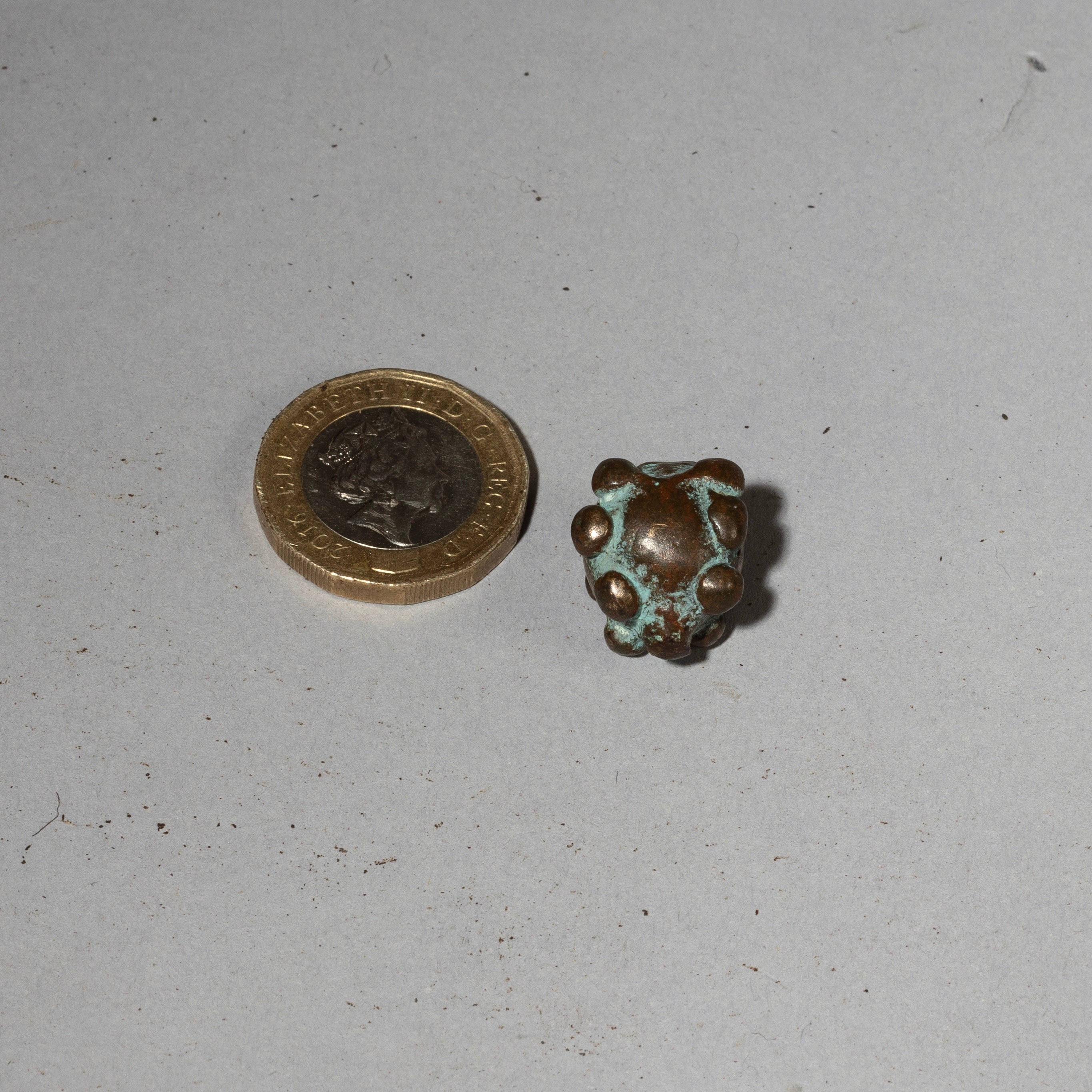 AN UNUSUAL ANTIQUE 19THC AKAN GOLD MEASURING WEIGHT ( No 4273 )