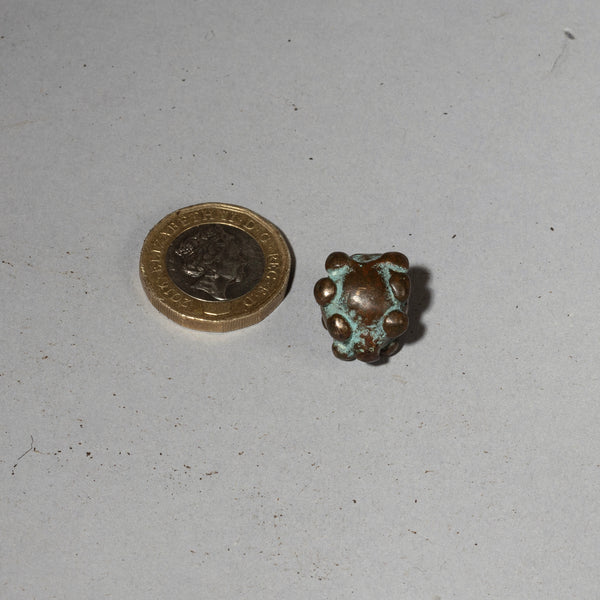 AN UNUSUAL ANTIQUE 19THC AKAN GOLD MEASURING WEIGHT ( No 4273 )