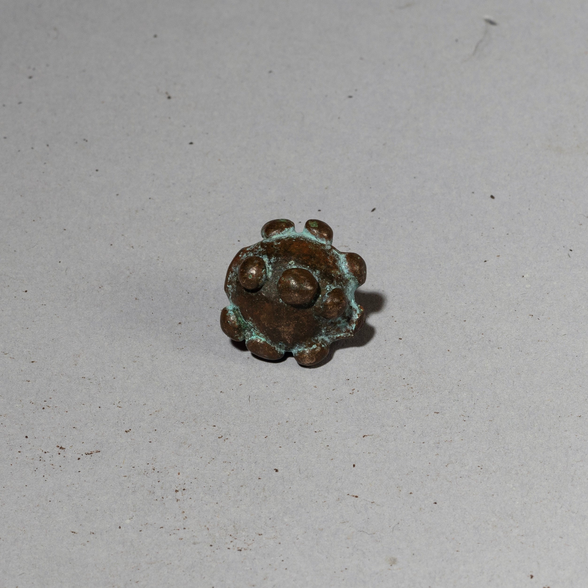 AN UNUSUAL ANTIQUE 19THC AKAN GOLD MEASURING WEIGHT ( No 4273 )