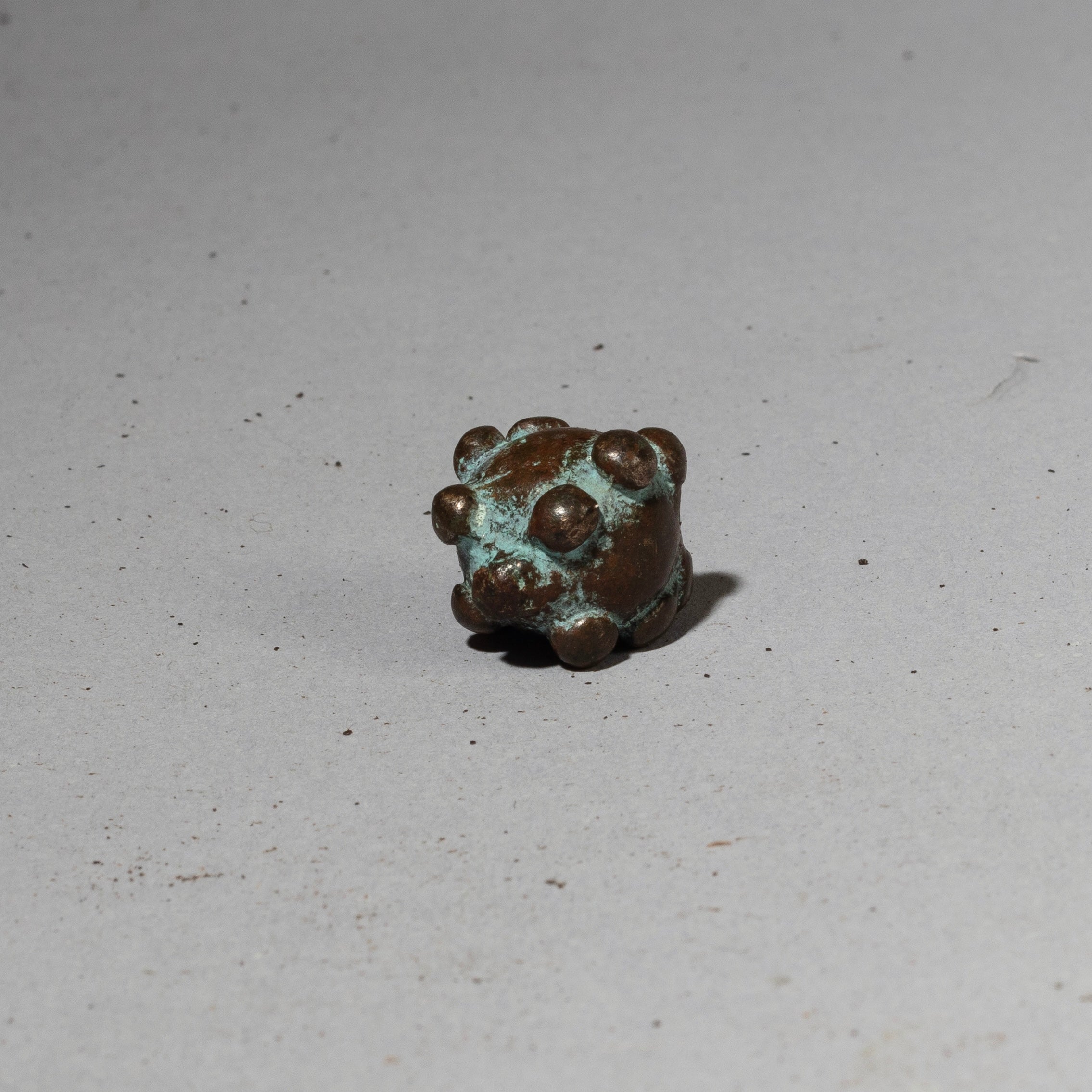 AN UNUSUAL ANTIQUE 19THC AKAN GOLD MEASURING WEIGHT ( No 4273 )