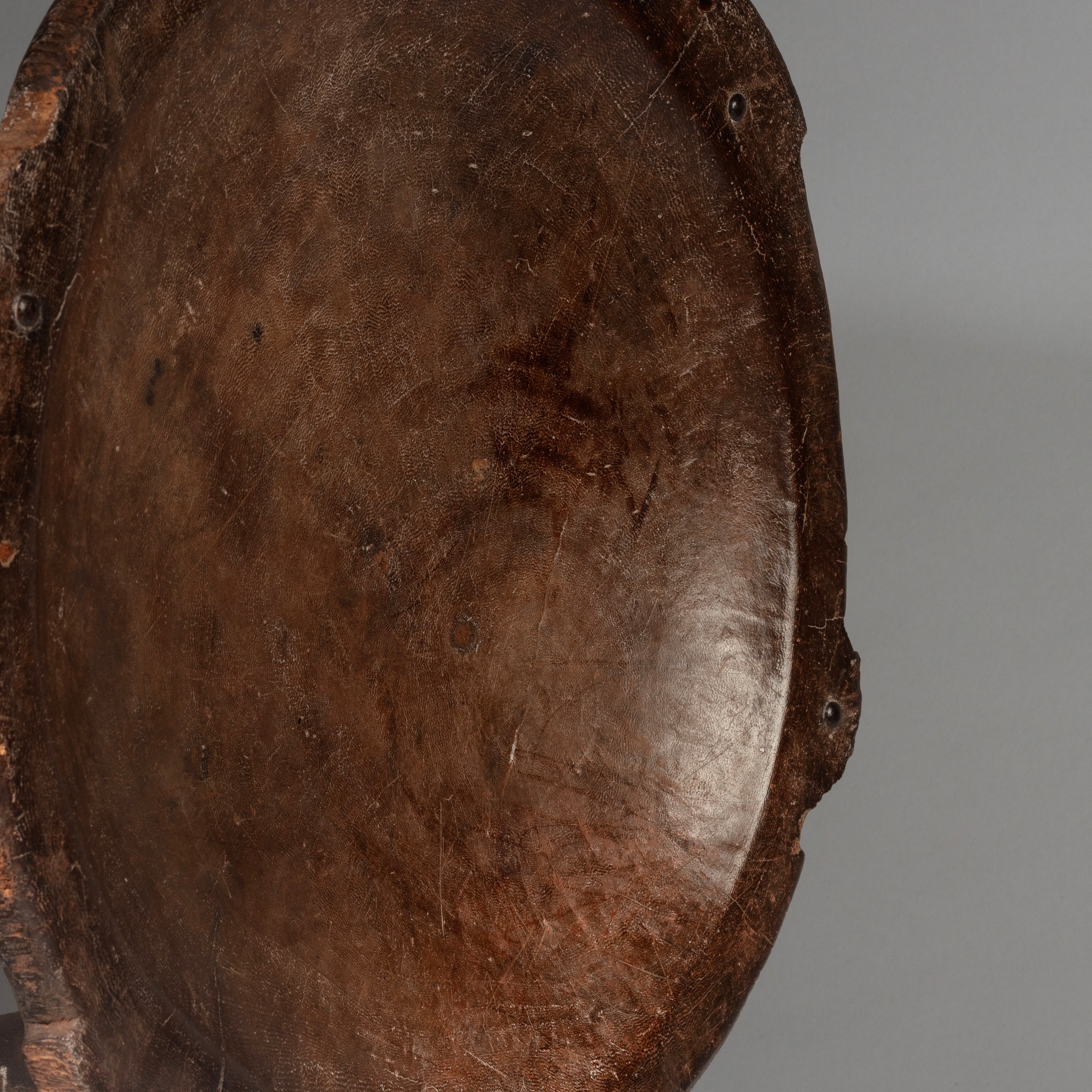 A MEDIUM SIZED OLD AND PRETTY STOOL FROM THE HE HE TRIBE TANZANIA ( No 4272 )
