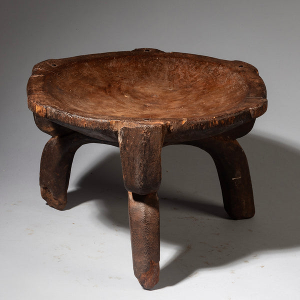 A MEDIUM SIZED OLD AND PRETTY STOOL FROM THE HE HE TRIBE TANZANIA ( No 4272 )