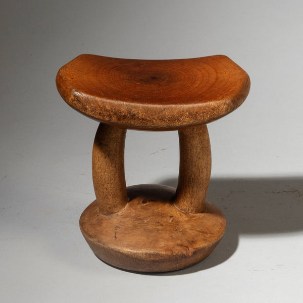 A GEOMETRIC HEADREST POKOT TRIBE KENYA (No 4220 )