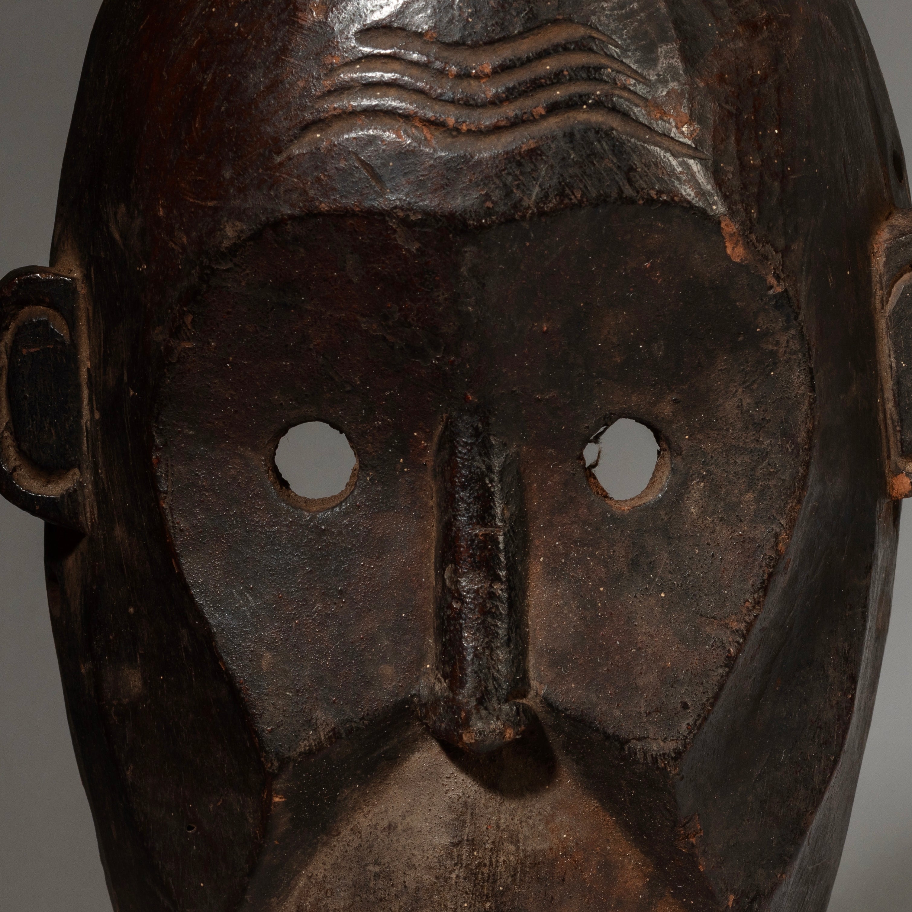 AN EXPRESSIVE MONKEY  NYAMWEZI MASK FROM TANZANIA E AFRICA (No 4314 )