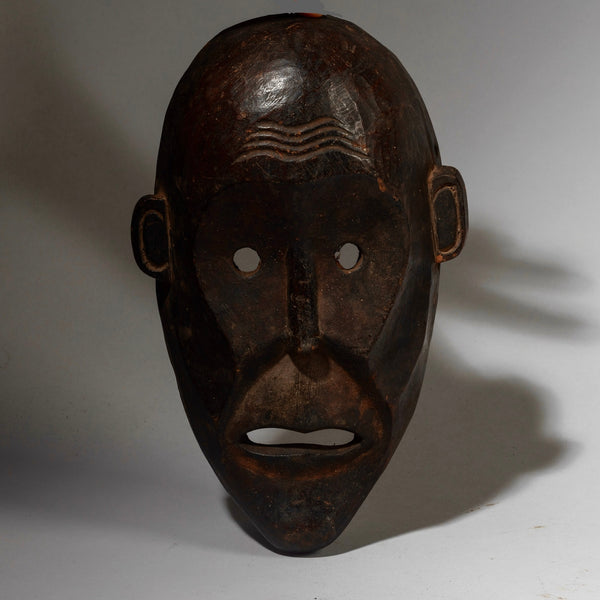 AN EXPRESSIVE MONKEY  NYAMWEZI MASK FROM TANZANIA E AFRICA (No 4314 )