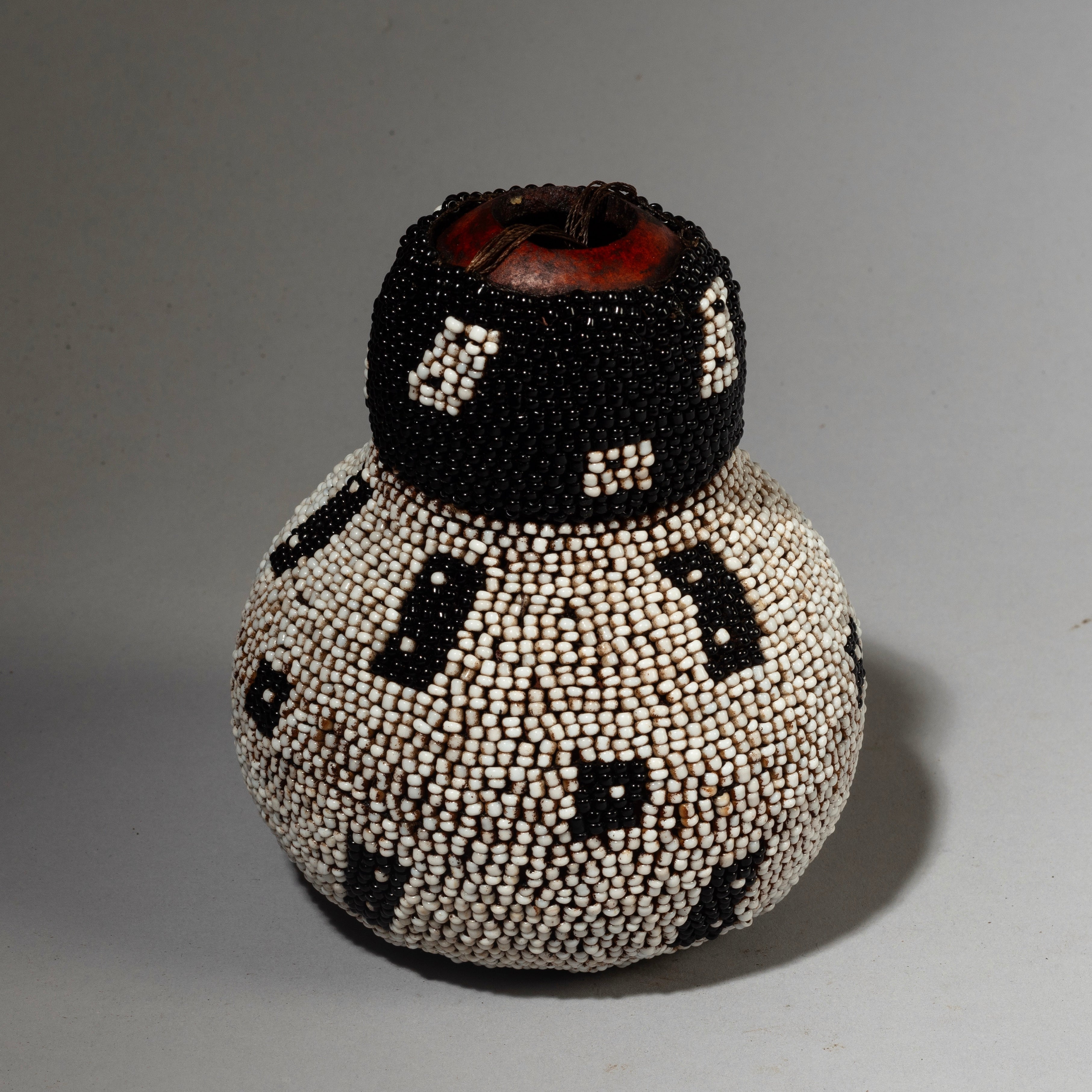 A GRAPHIC BEADED GOURD DOLL FROM KAMBA TRIBE, KENYA ( No 4225 )
