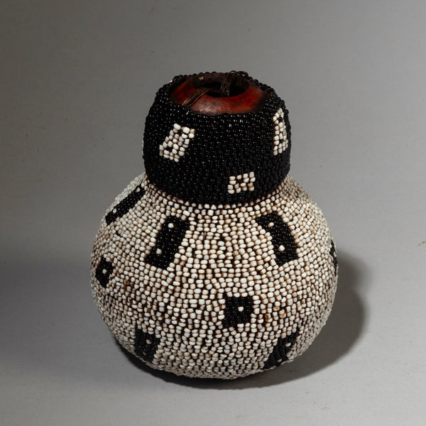 A GRAPHIC BEADED GOURD DOLL FROM KAMBA TRIBE, KENYA ( No 4225 )