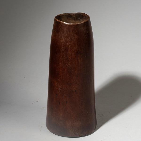 A SLEEK SMALL SIZED HONEY POT FROM TUTSI PEOPLE RWANDA   ( No 4222 )
