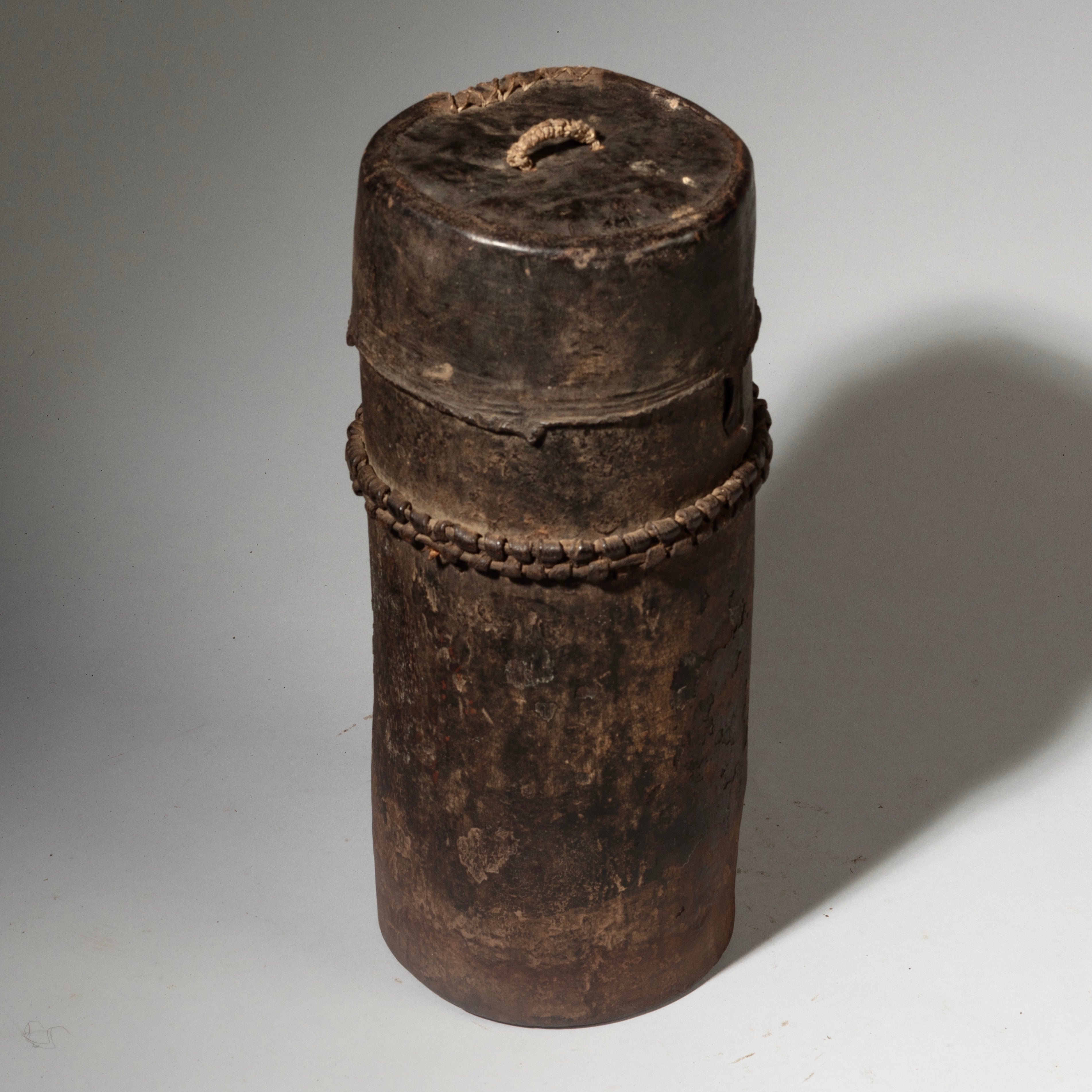 A TRADITIONAL WOODEN CYLINDRICAL VESSEL, TURKANA TRIBE KENYA ( No 4300 )